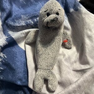 Ty 1999 slippery the seal beanie baby